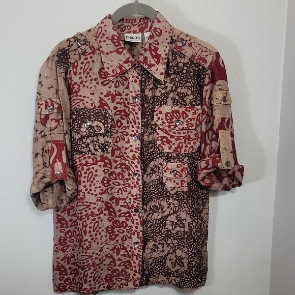 Vintage Chicos 100% Silk Button Up Shirt Size M Red Brown Wearable Art Roll Tab - Picture 1 of 10